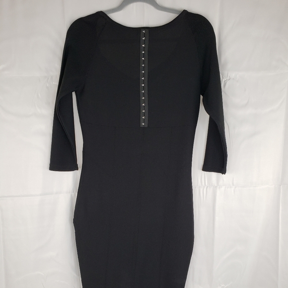 H&M Black Knit 3/4 Sleeve Pull Over Body Con Fit Faux Eye & Hook Back Dress Sz M - Picture 6 of 9